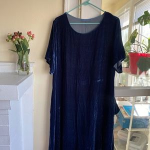Cut-Loose Navy Blue Velvet Dress